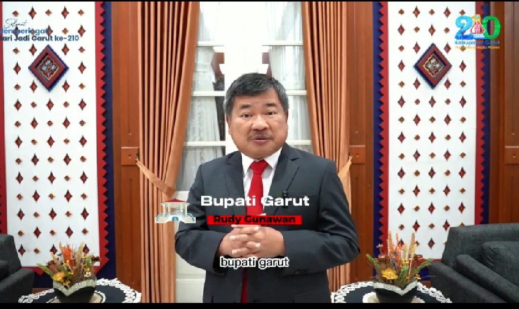 bupati-hjg.jpg